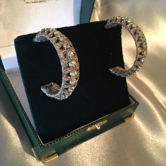Jewelry - Vintage diamond rhinestone earrings